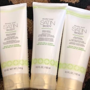 MaryKay Satin Body Set